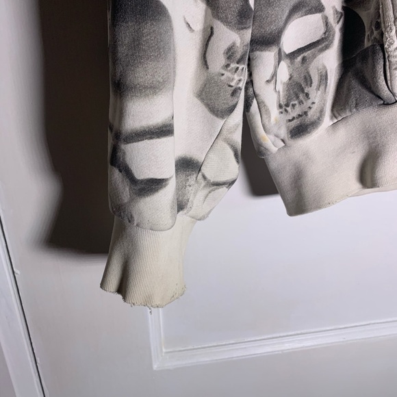 ‼️RARE‼️ Famous stars and straps aop skull print hoodie - Picture 4 of 14